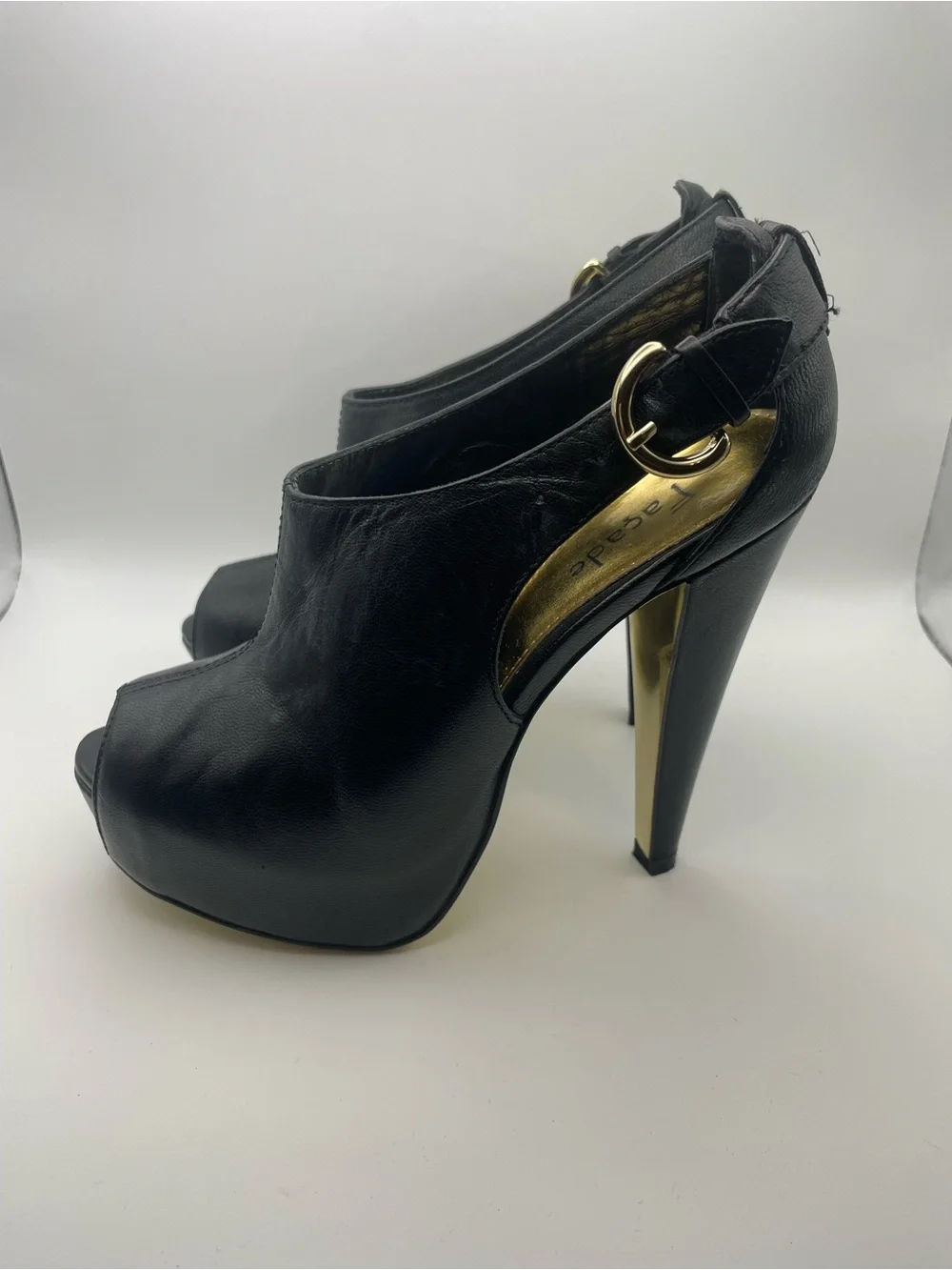 Façade Black Booties size 5.5